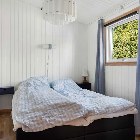 Cozy Near The 度假居